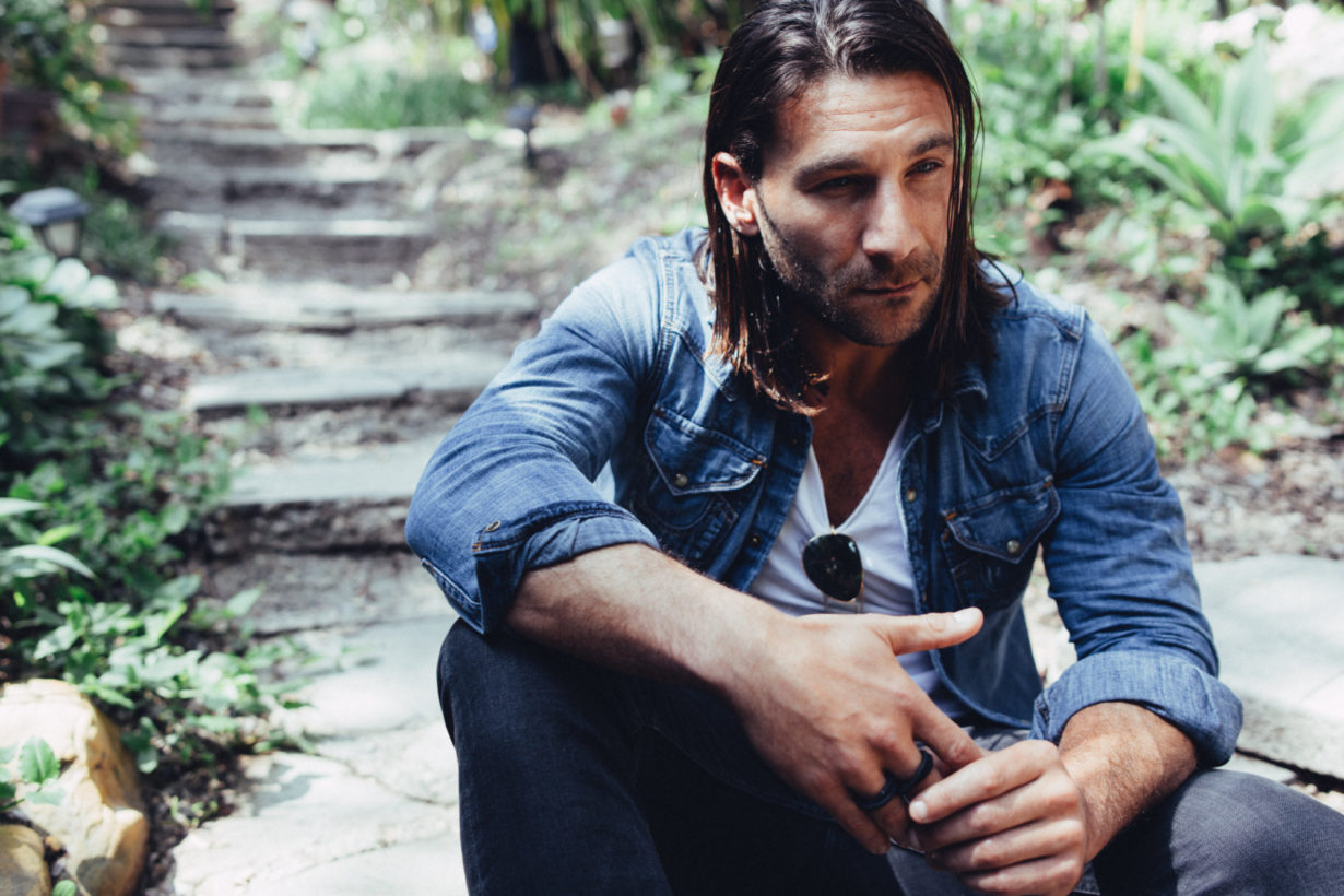 The Italian Rêve – Interview with Zach McGowan: Humans, Superheroes and ...